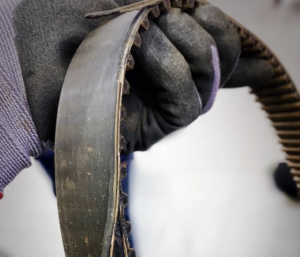 Daily maintenance and upkeep of automotive transmission belts